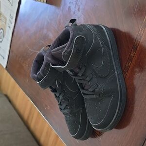 Boys Nike Court Borough Mid 2 Sneakers in Black